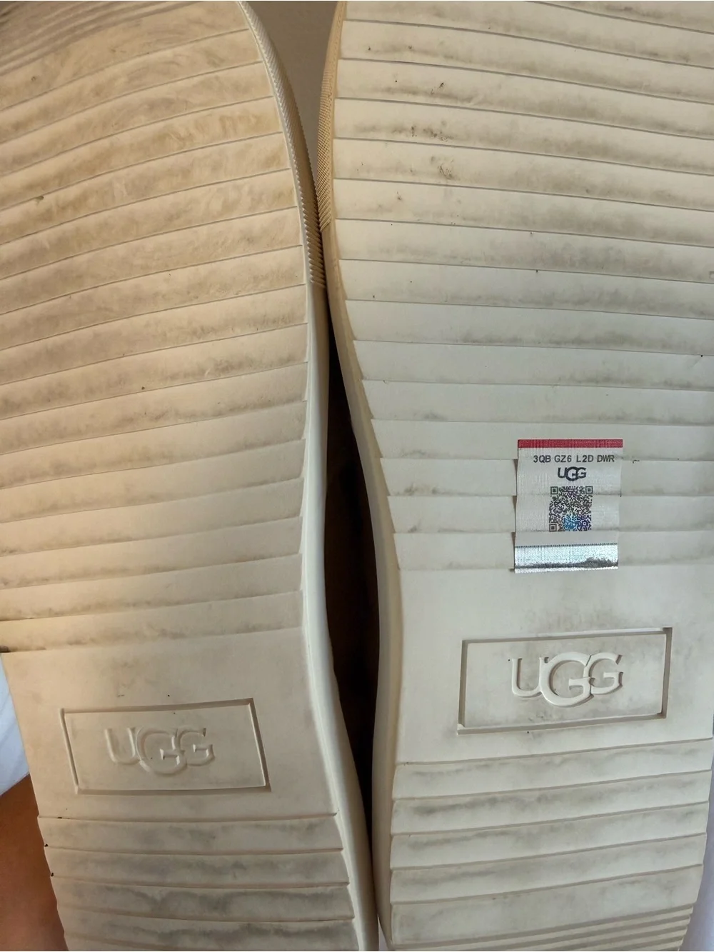 UGG casual slip